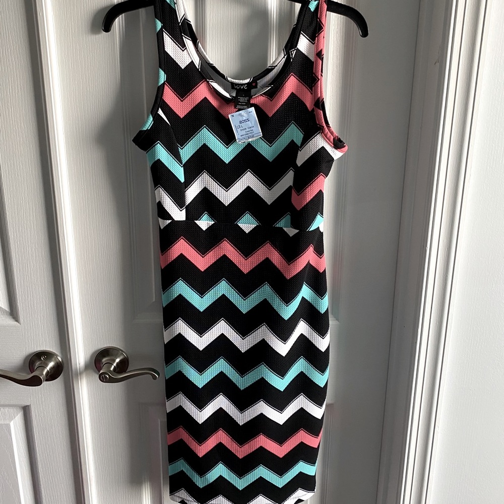 NWT Chevon Dress